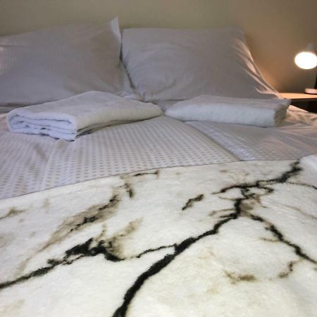 Ella Apartman Debrecen Exteriör bild