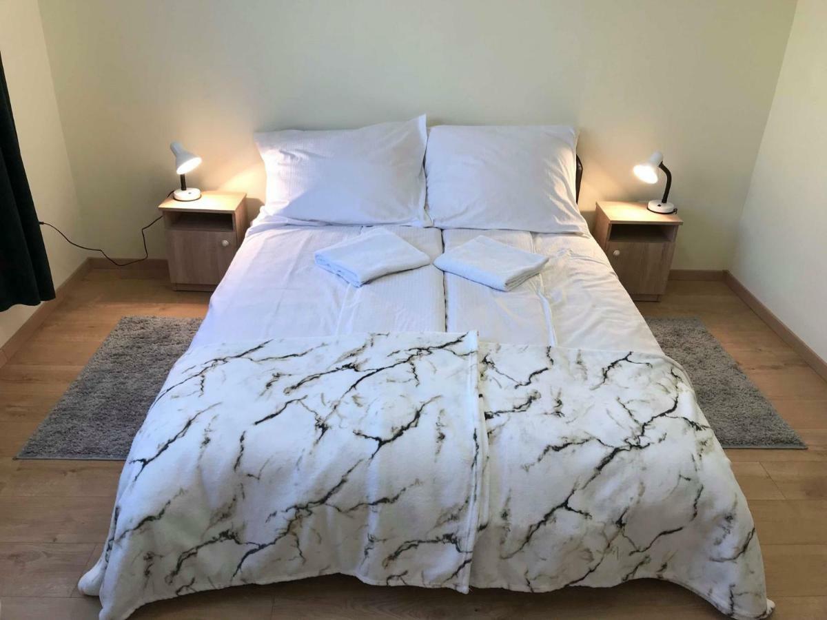 Ella Apartman Debrecen Exteriör bild
