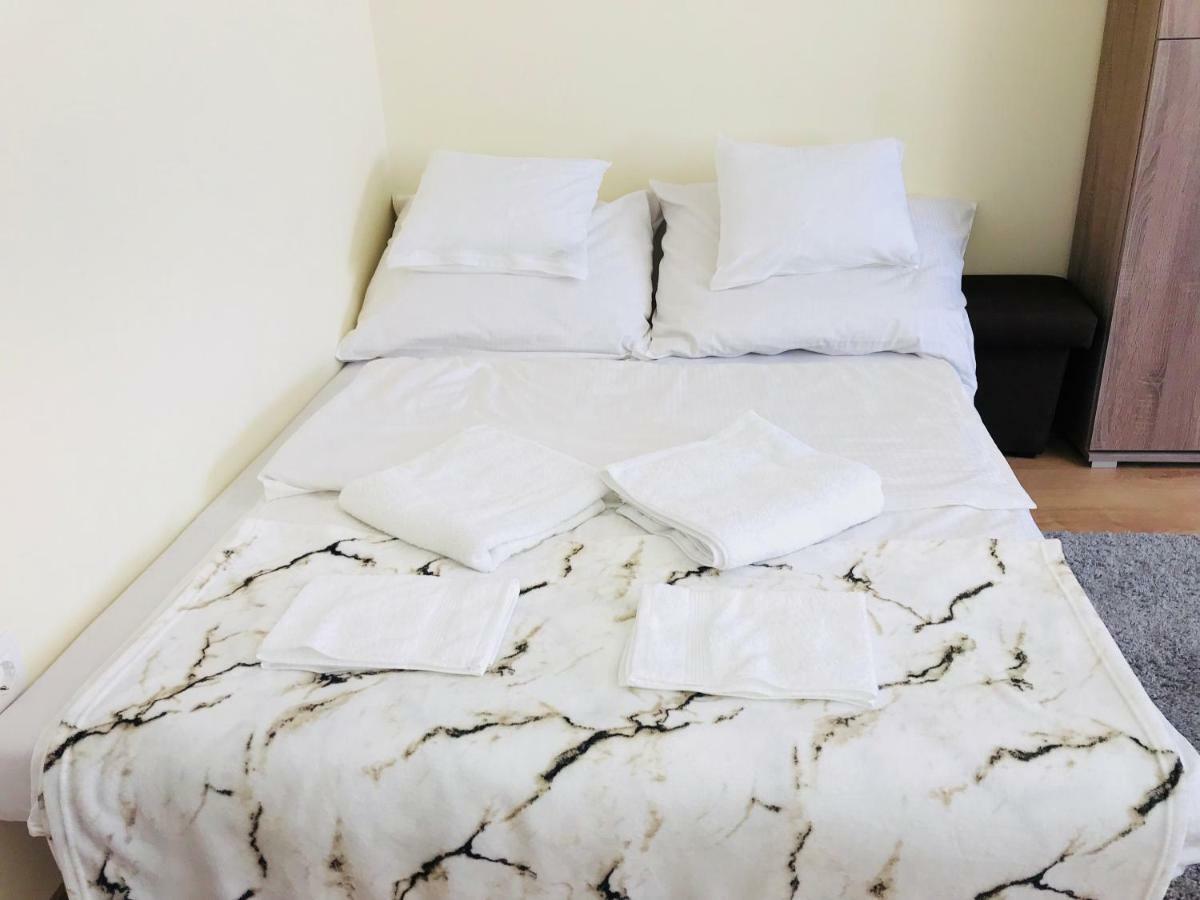 Ella Apartman Debrecen Exteriör bild