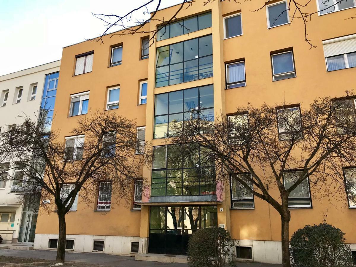 Ella Apartman Debrecen Exteriör bild