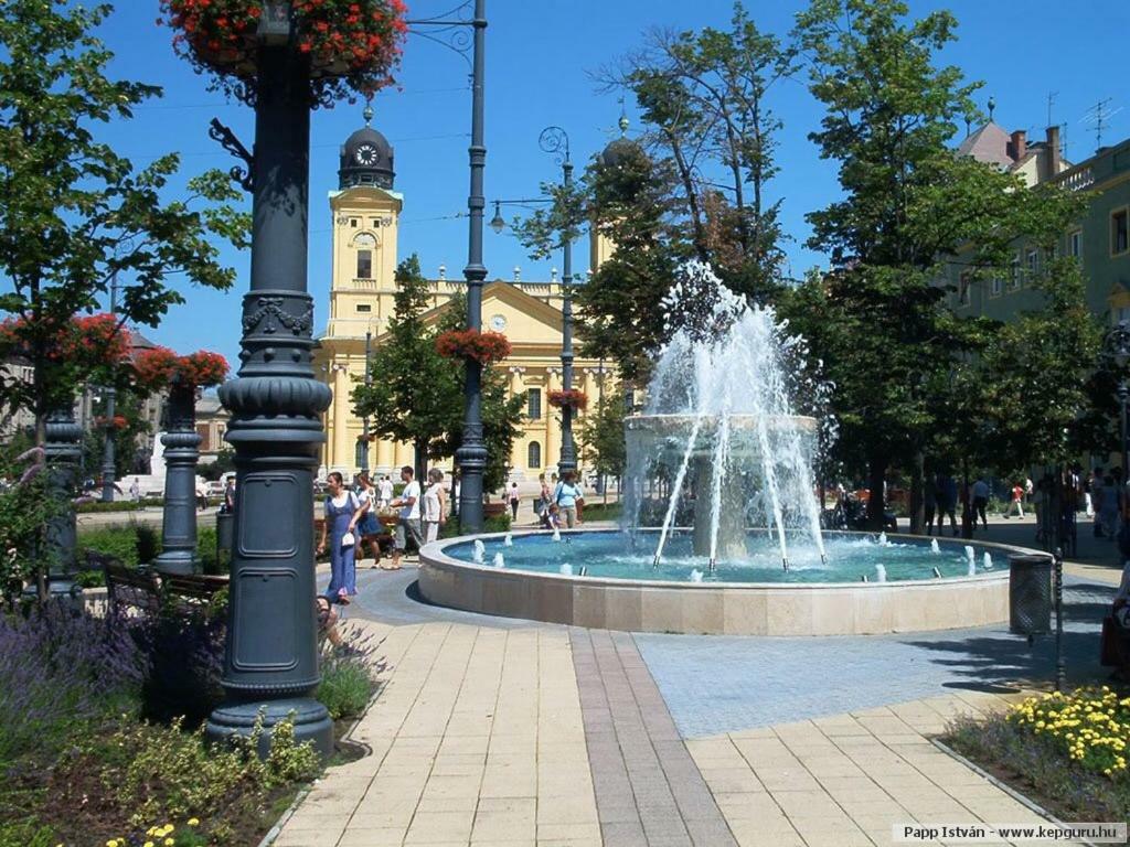 Ella Apartman Debrecen Exteriör bild