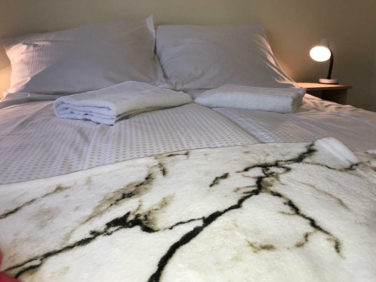Ella Apartman Debrecen Exteriör bild